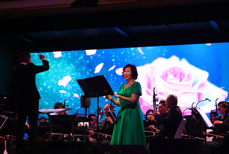 SCO GALA Family Photo 6
