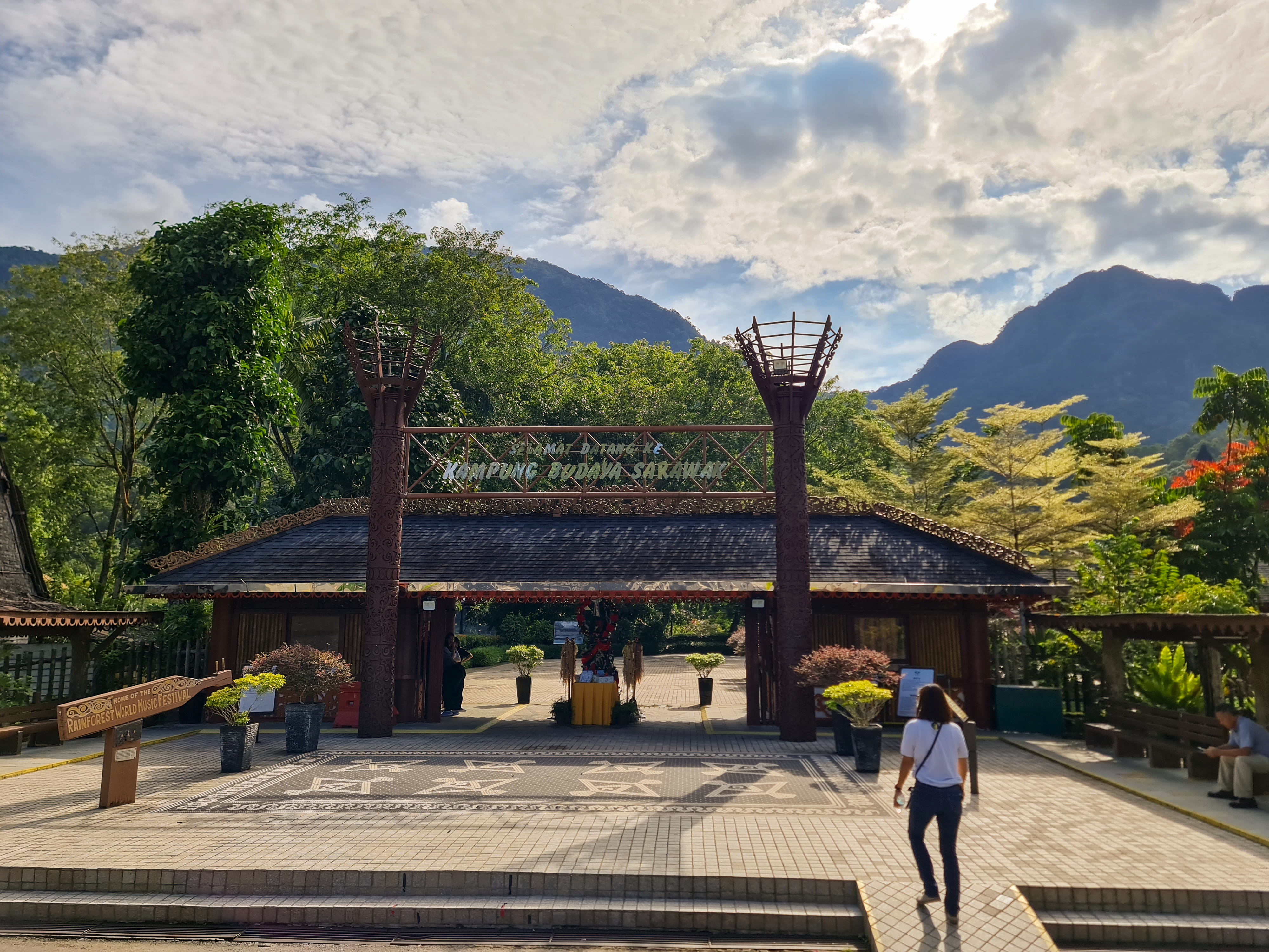 huayue snyco tour 20231213 Sarawak Cultural Village Entrance