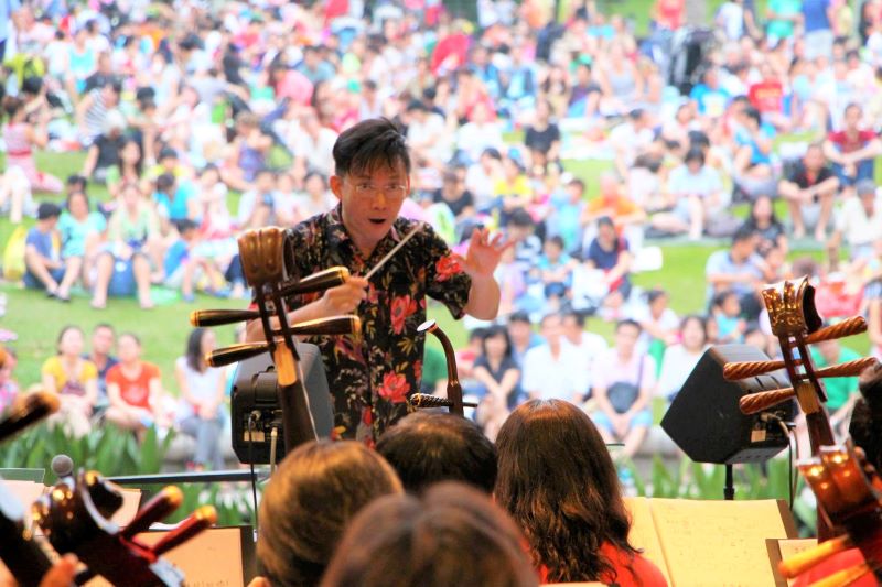 quek_outdoor_2 In Conversation with Principal Conductor Quek Ling Kiong